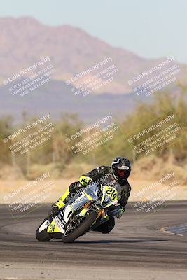 media/Nov-02-2025-CVMA (Sun) [[337aff29ab]]/Race 17-Amateur Supersport Middleweight/